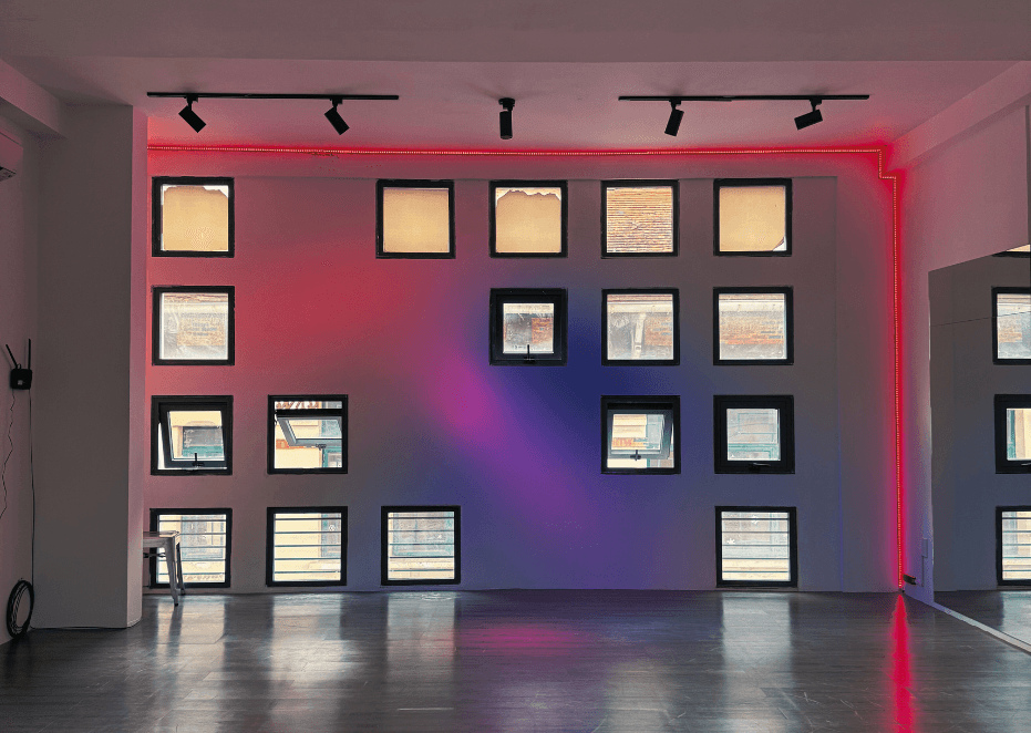 SUPER-BOUTIQUE POLE STUDIO slide 5